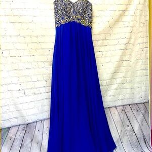 Decode party gown blue color  size 2 in excellent used condition.